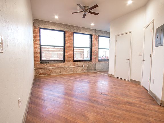 5th image of 801 N Piedras St #9