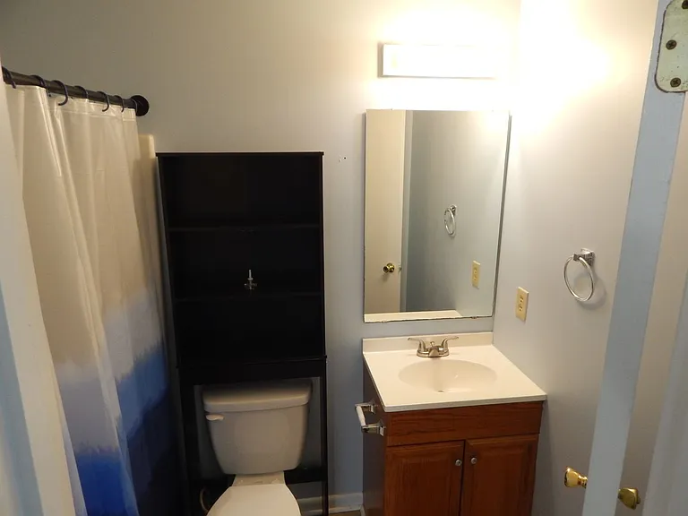 4104 Fraternity Ct — Photo 4