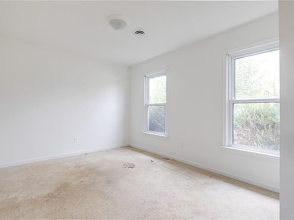 3rd image of 4708 Candlelight Pl
