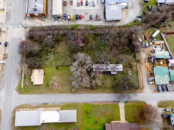 3rd image of 1 W Ross