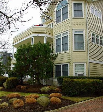 2nd image of 504 34th St