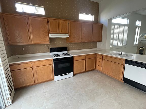 5th image of 16792 Mesa Oak Ave