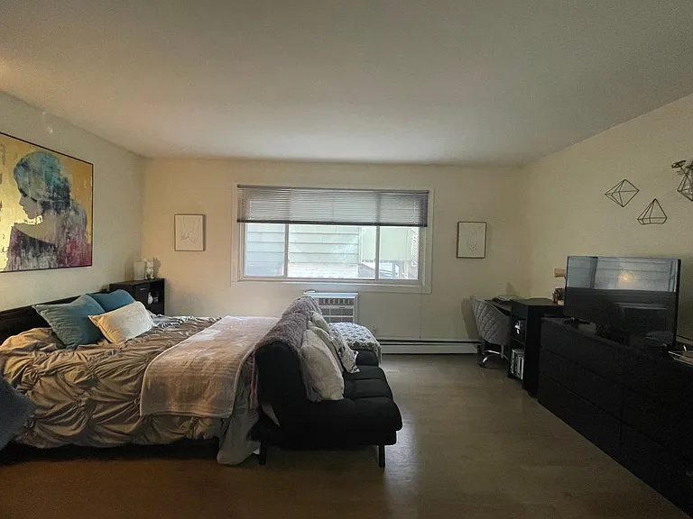 1535 N Van Buren St — Photo 7
