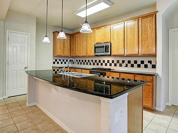 3rd image of 2111 Drake Falls Dr