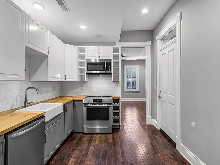2111 Menard St #2N — Photo 6