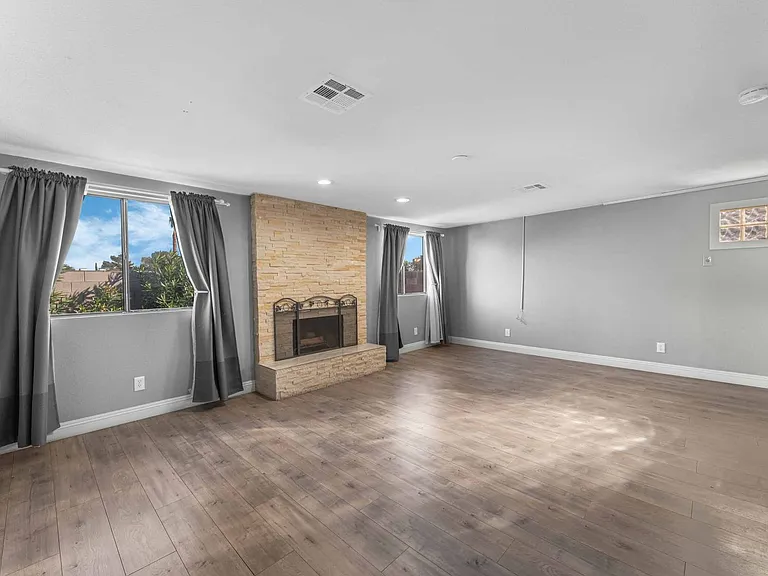 3636 Tempe St — Photo 8