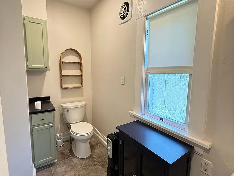 1038 S Fremont Ave — Photo 23