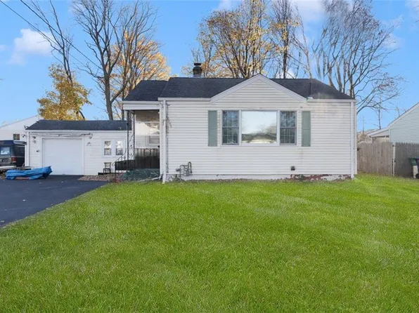 70 Vanderbilt Rd, Warwick, RI 02886