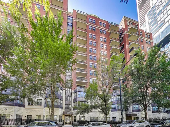 1250 S Indiana Ave APT 710, Chicago, IL 60605