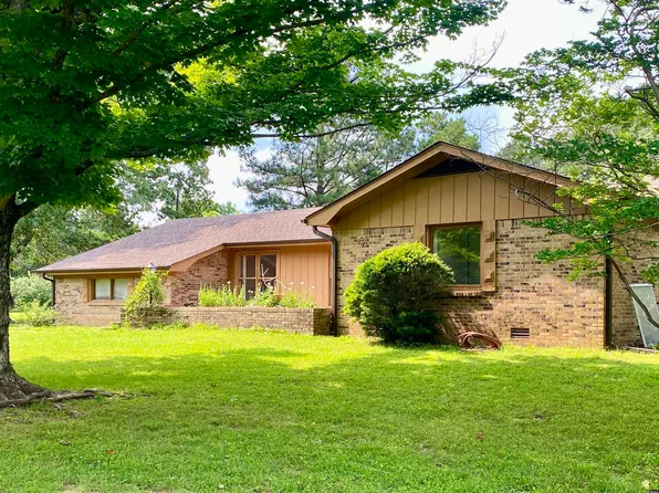 2096 Lee Rd, Martin, TN 38237