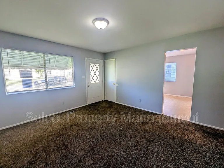 5425 Webster St — Photo 4