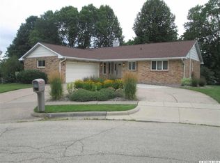 3094 Oak View Ct, Dubuque, IA 52001