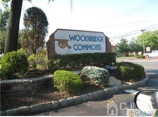 813 Woodbridge Comns Way, Iselin, NJ 08830