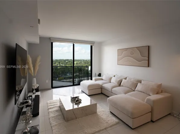 5300 Paseo Blvd #812, Miami, FL 33166