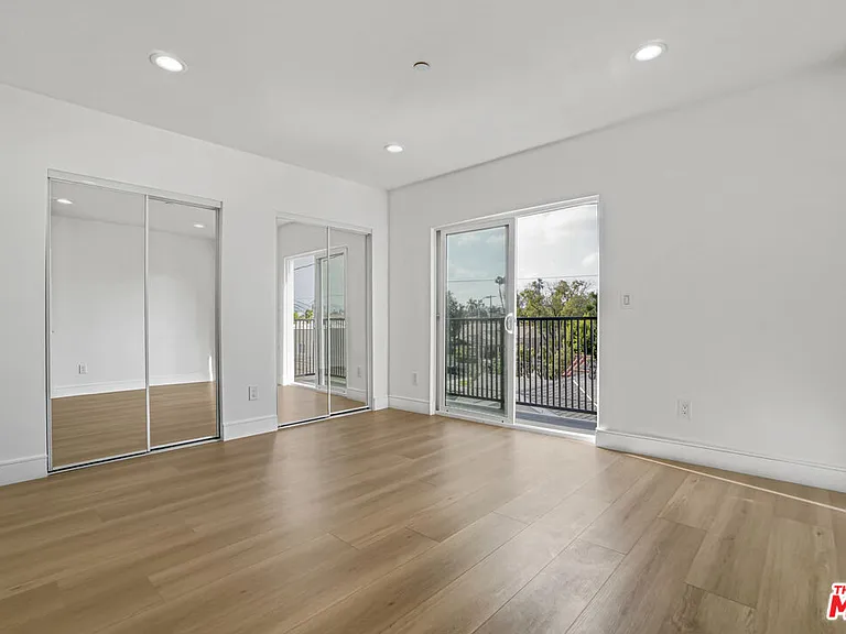 2057 2/4 S Garth Ave — Photo 22