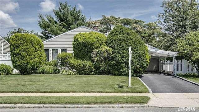 1st image of 207 Southwood Cir