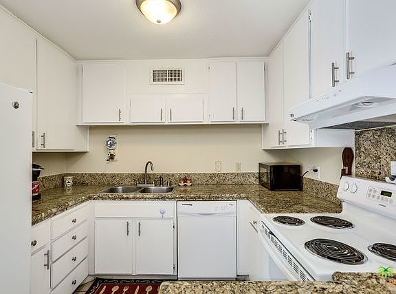 4th image of 426 Bradshaw Ln #69