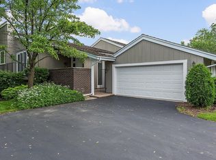 132 Briarwood Ave, Oak Brook, IL