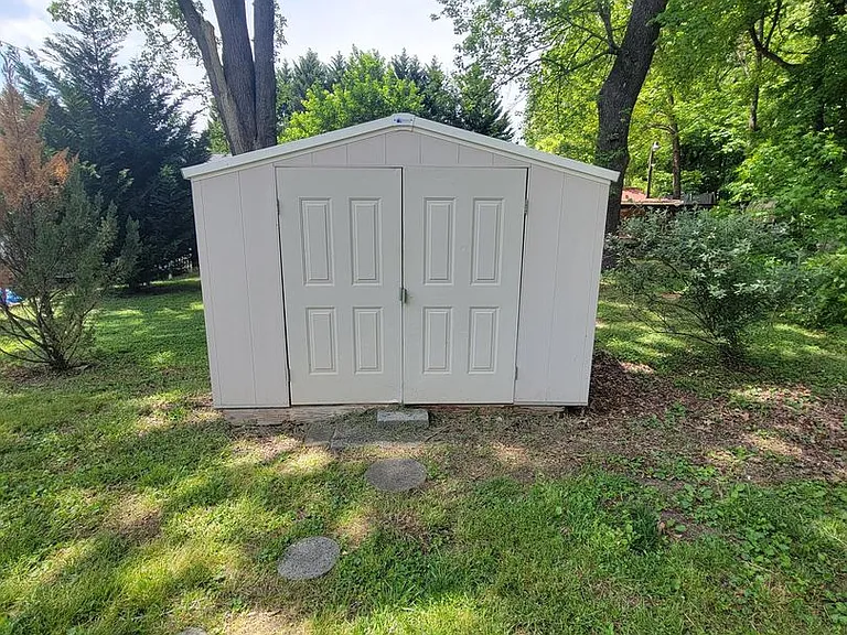 515 Burlington Ave — Photo 11
