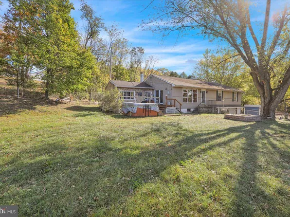 1069 Hex Hwy, Hamburg, PA 19526