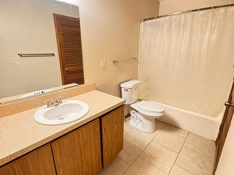 5120 Emerald Dr #17 — Photo 10