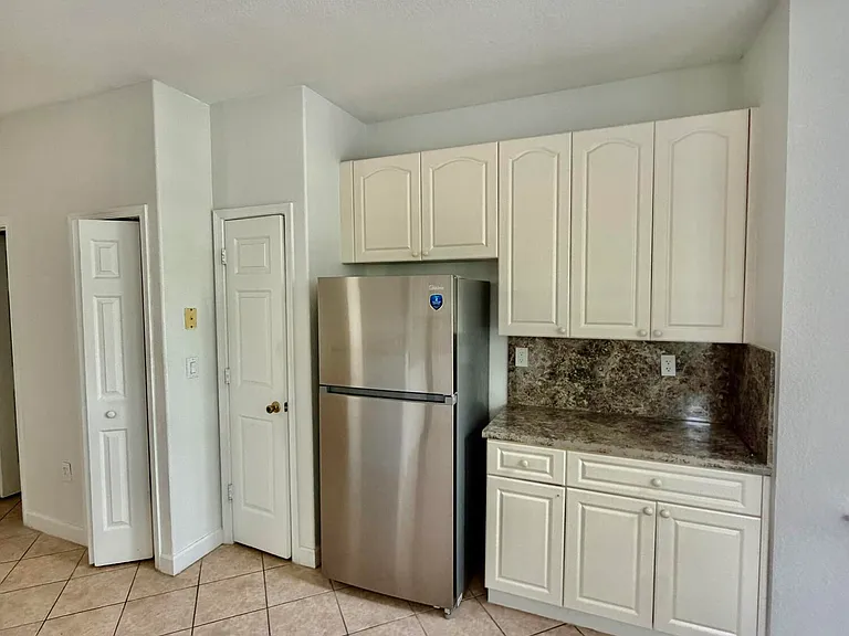 3004 Shoma Dr — Photo 12