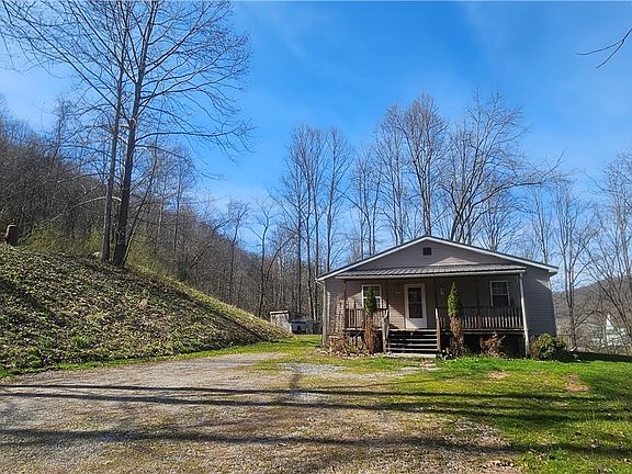 2nd image of 70 Strawberry Ln