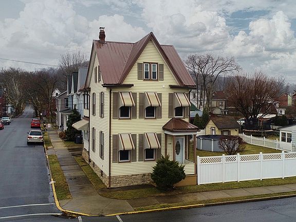 2nd image of 1135 Washington St