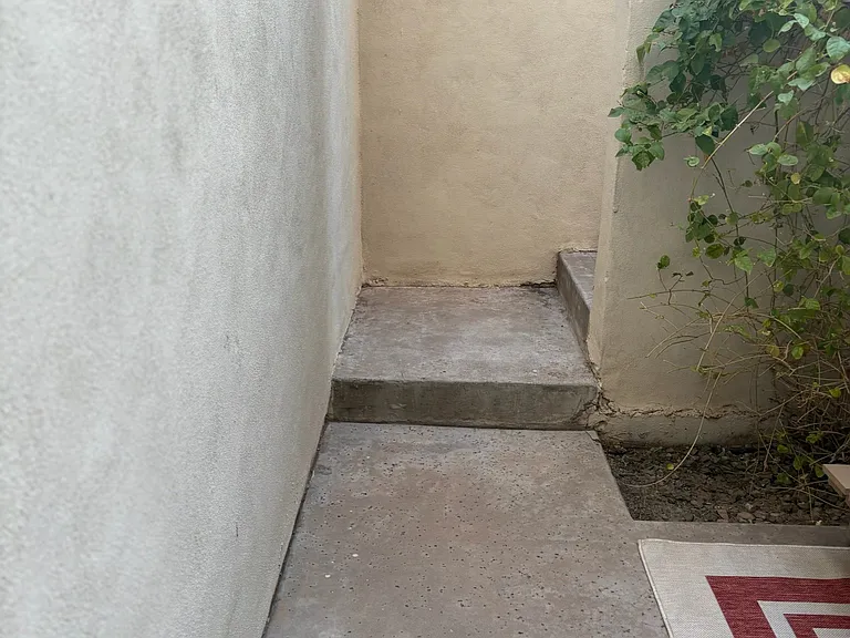 350 E Cypress St — Photo 27