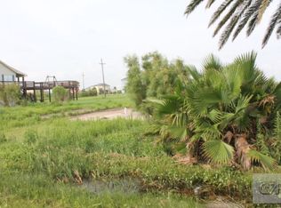 884 S Jacks Rd, Crystal Beach, TX 77650