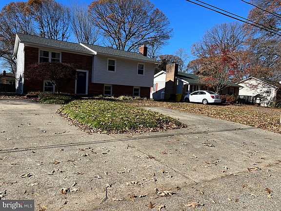 3rd image of 1228 Ramblewood Dr