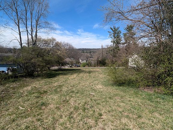4th image of 3087 Washington Pike