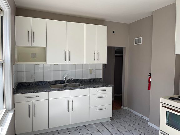 5th image of 11161 96th St NW