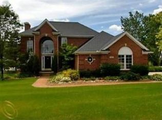 5597 Starwood Dr, Commerce Township, MI 48382