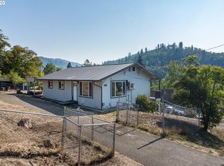 1713 SE Eddy St, Roseburg, OR 97470