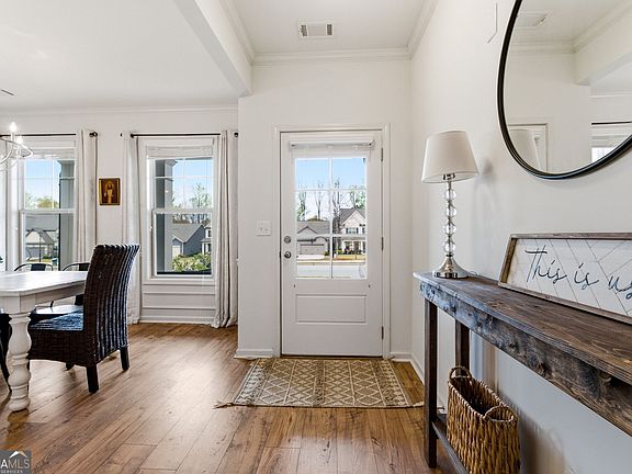 3rd image of 5445 Trillium Way