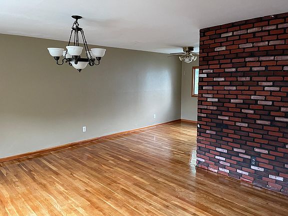 2nd image of 55 Juniper St
