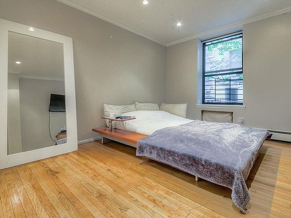 4th image of 315 W 99th St APT 1D