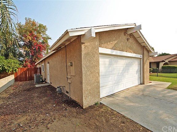 3rd image of 1590 Tumbleweed Way