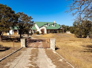 583 Lake Ridge Rd, Kerrville, TX 78028