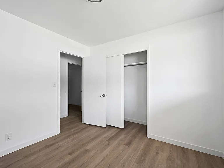 11044 S Temple Dr — Photo 17
