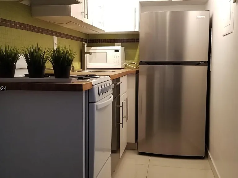 1550 Drexel Ave #106 — Photo 6