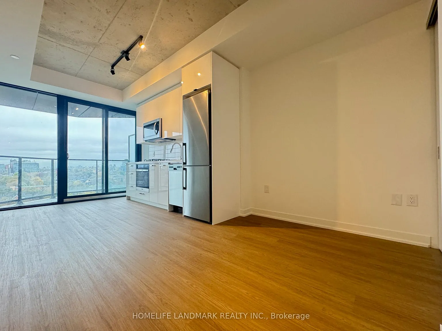 1 bed, $2,100 — Photo 3