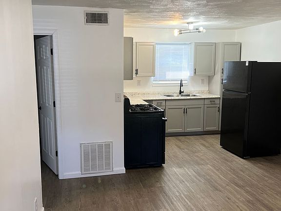 3rd image of 145 Plattner Ave #2