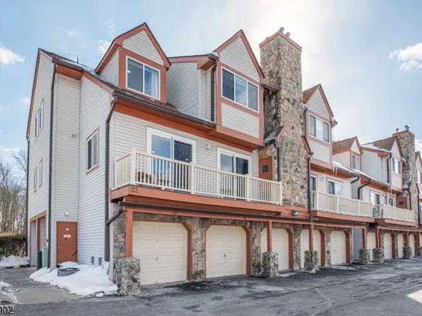 56 Woods Edge Dr, Roxbury Twp., NJ 07876