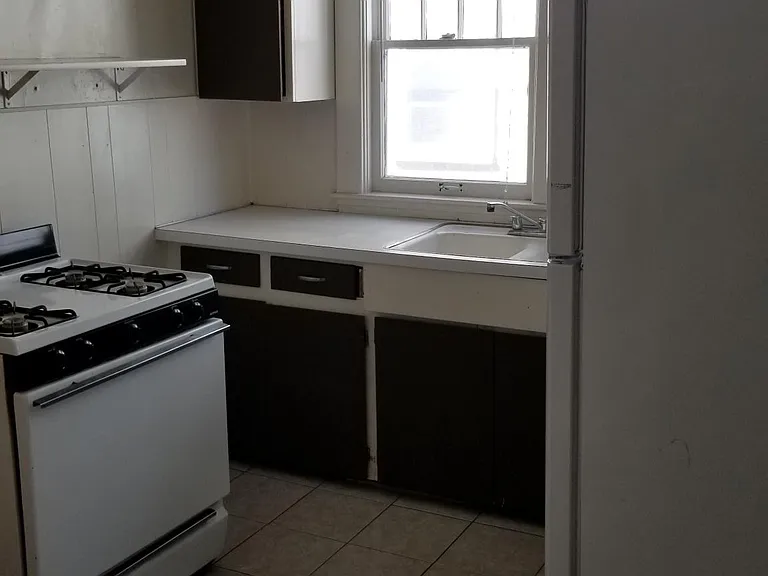 914 W Lovell St — Photo 7
