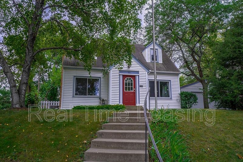 1st image of 96 Wyoming St E