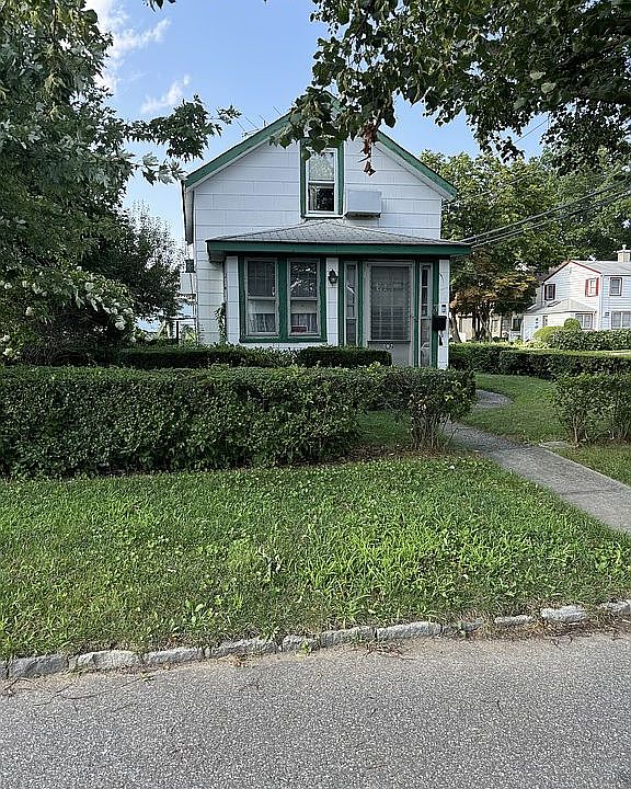 1st image of 102 McKinley Ave