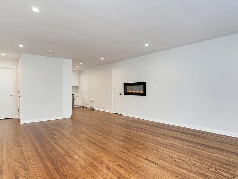 Open Floor Plan Views w/Gas Fireplace