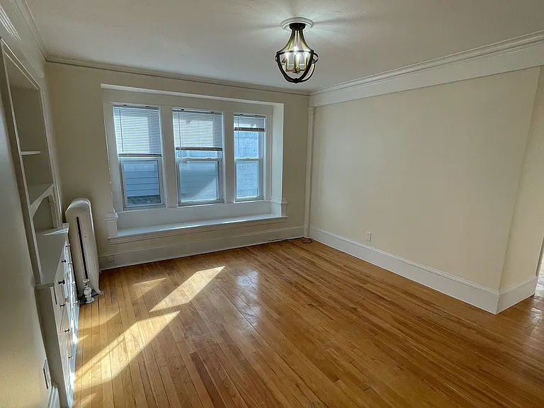 8 Underwood St #A — Photo 4